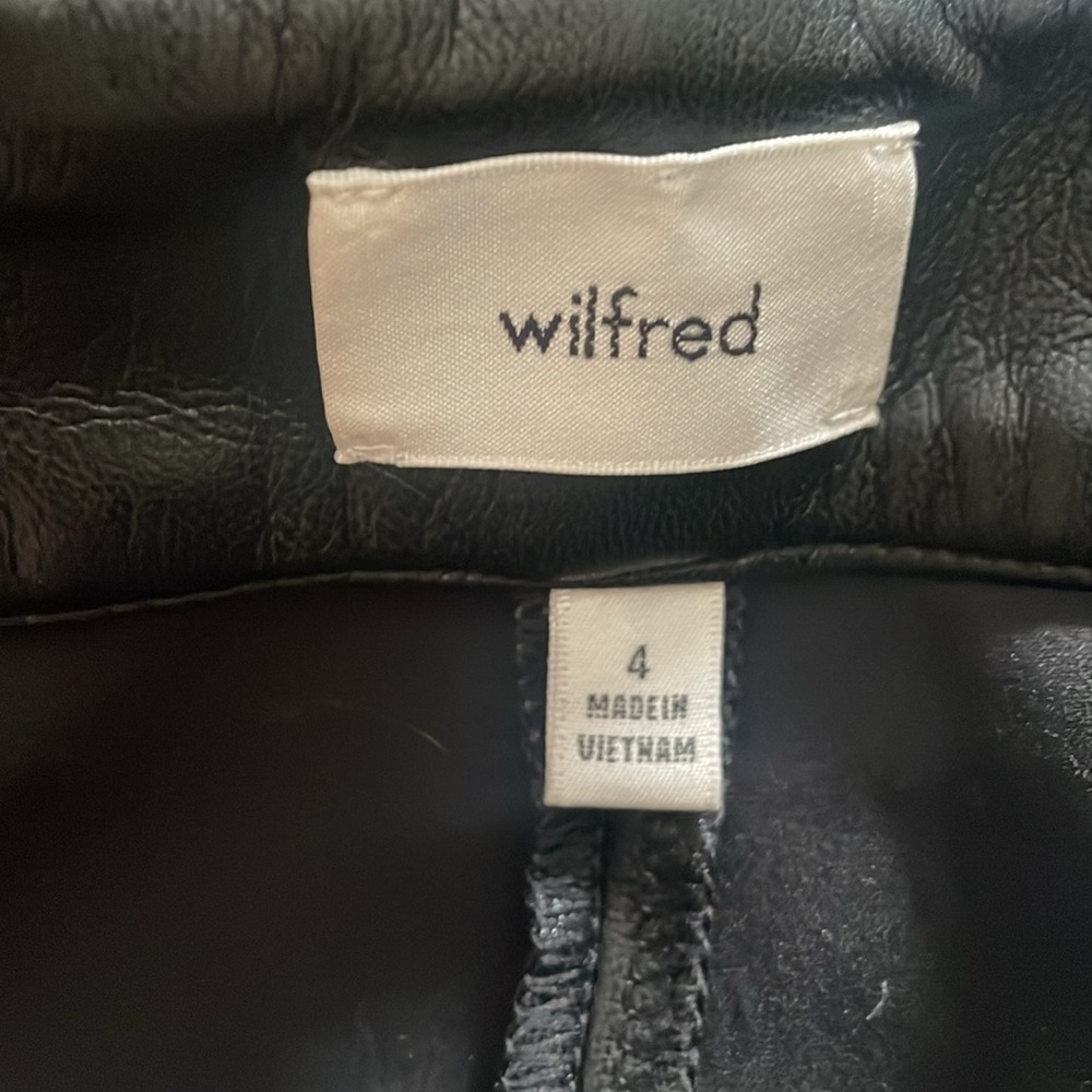 NWOT Wilfred Cabaret Black Flare Vegan Leather Flare Pants Sz 4 - Picture 2 of 9